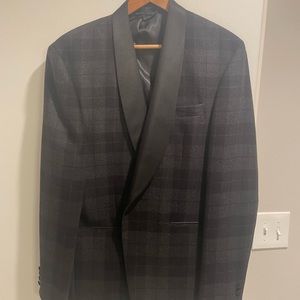 Like New Ralph Lauren Mens Shawl Collar Tuxedo in Grey Plaid